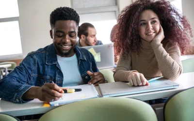 Theorie und Praxis: FOM Hochschule